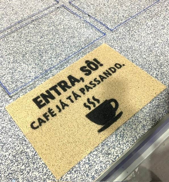 Capacho Cotidiano — Entra, sô! Café já tá passando